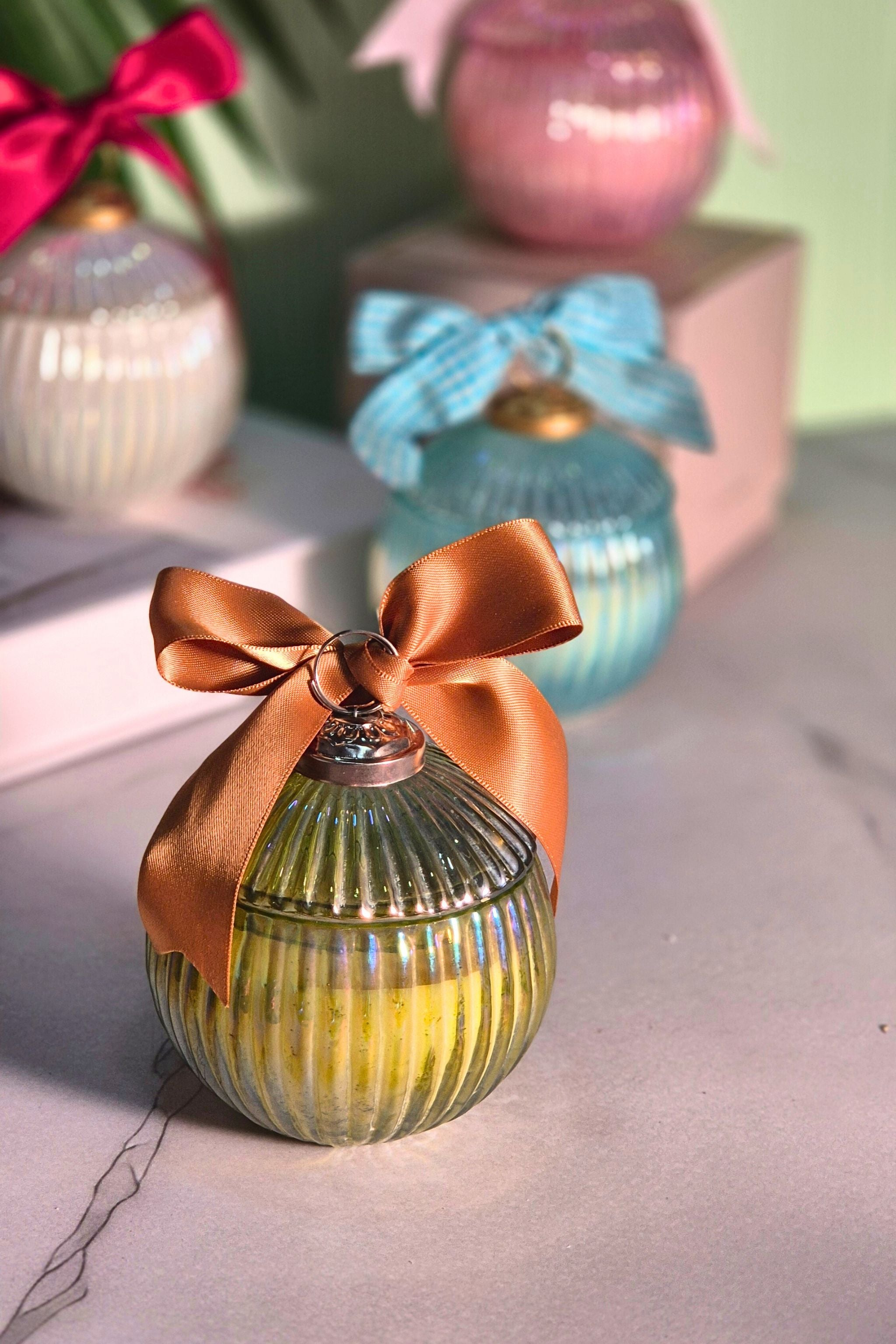 Ornament Candle – Olive Green Citrus Fir