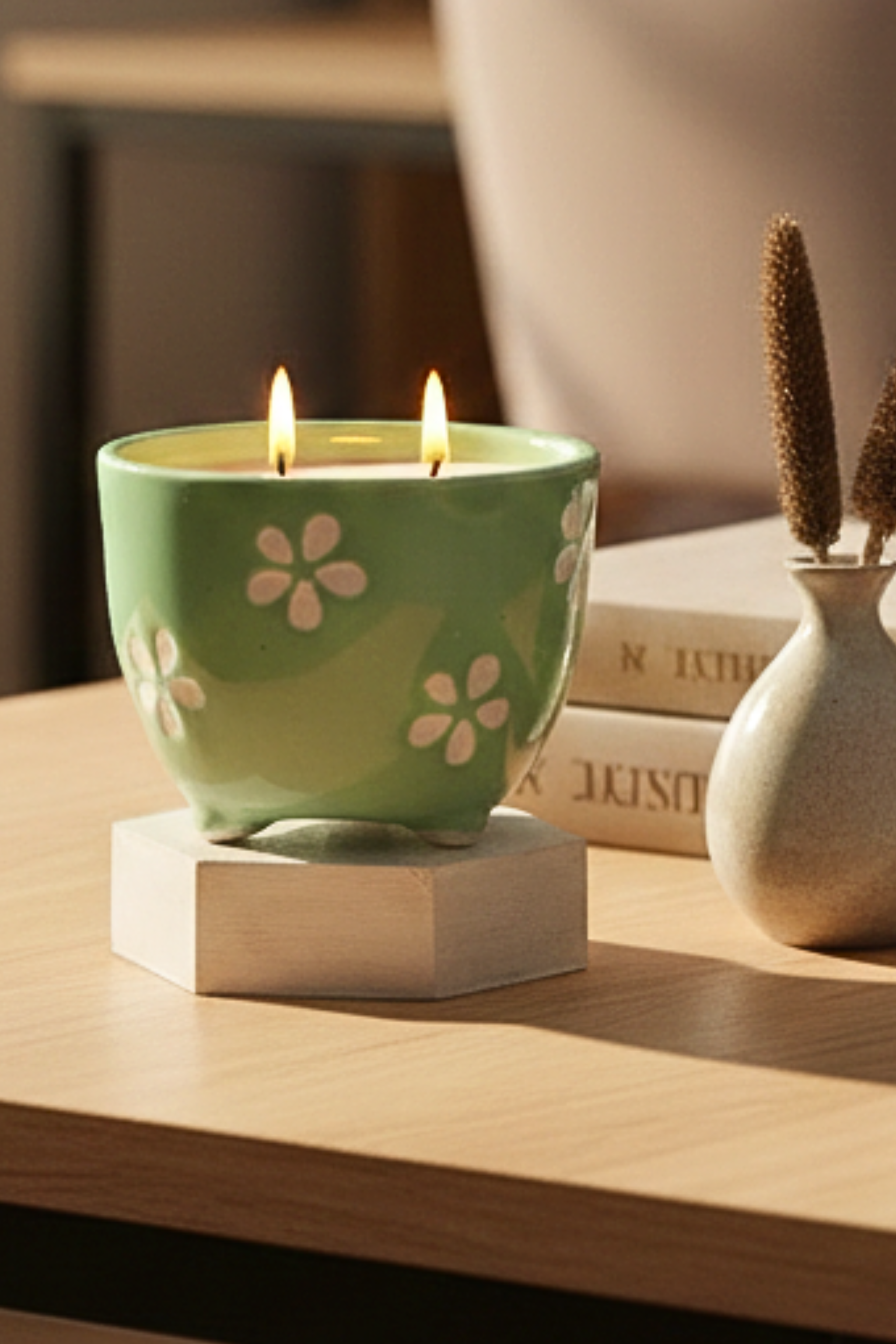 Sandal Oud | Ceramic footed bowl |Scented candle