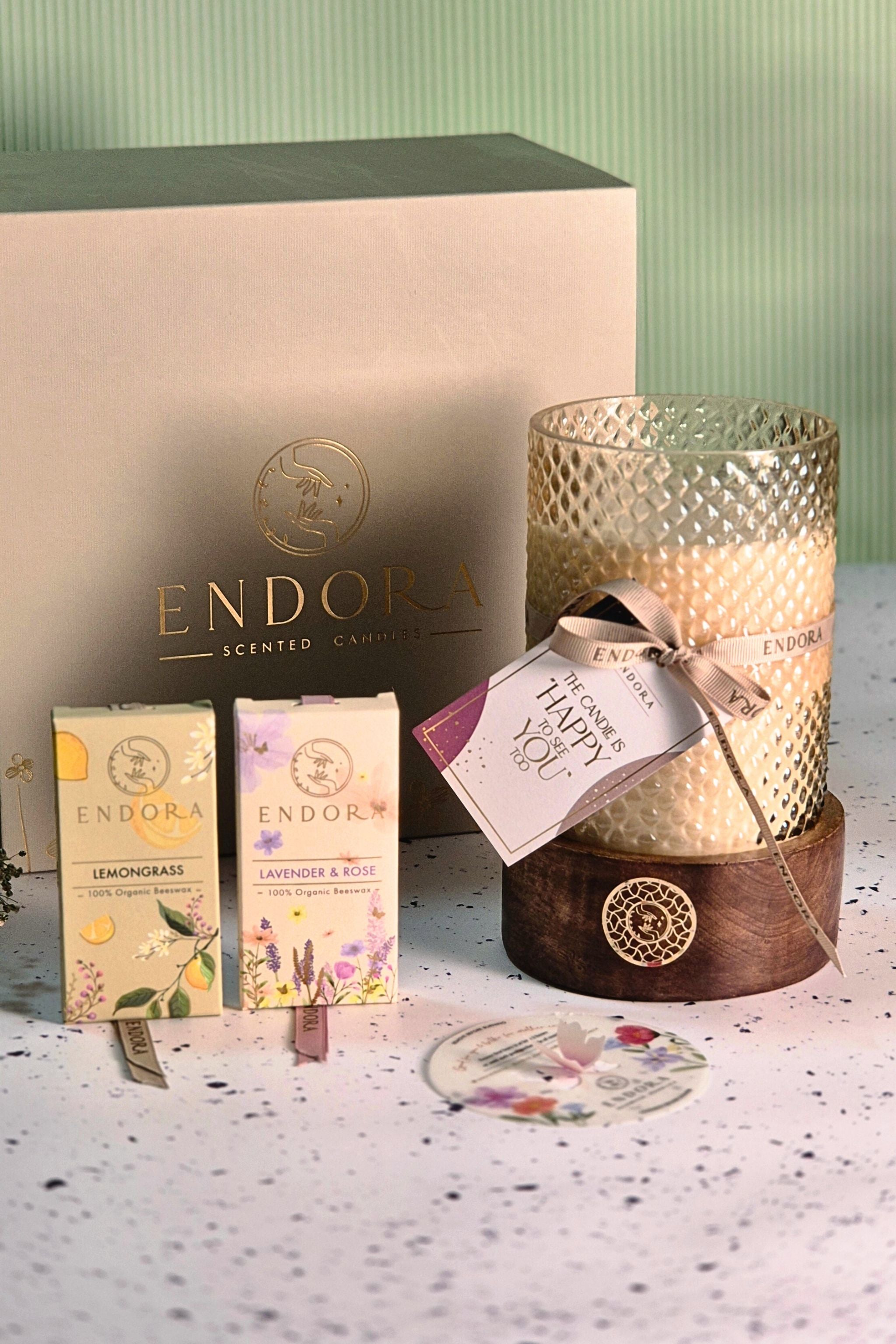 Wooden Base diamond cut candle + 2 wax tablet