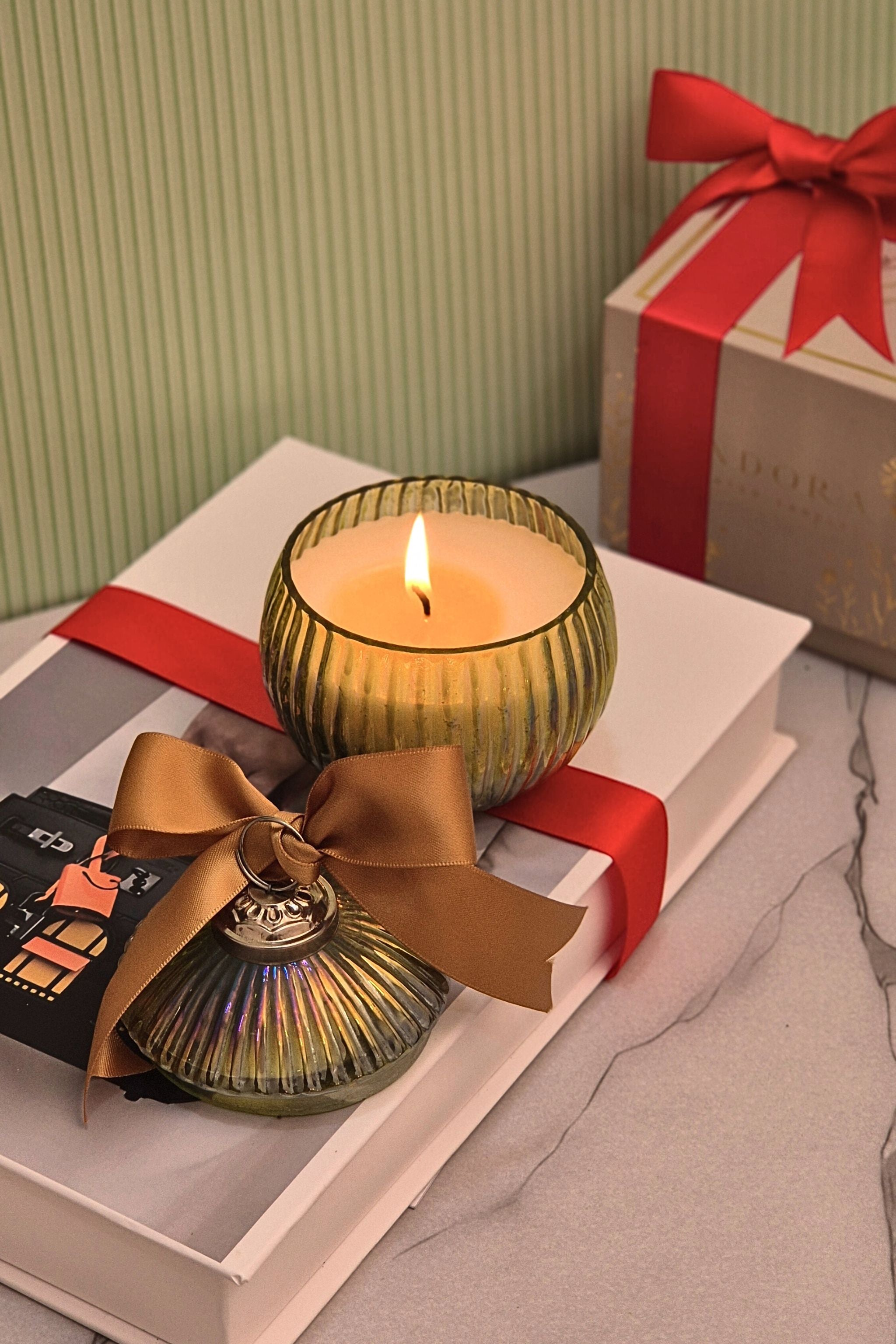 Ornament Candle – Olive Green Citrus Fir