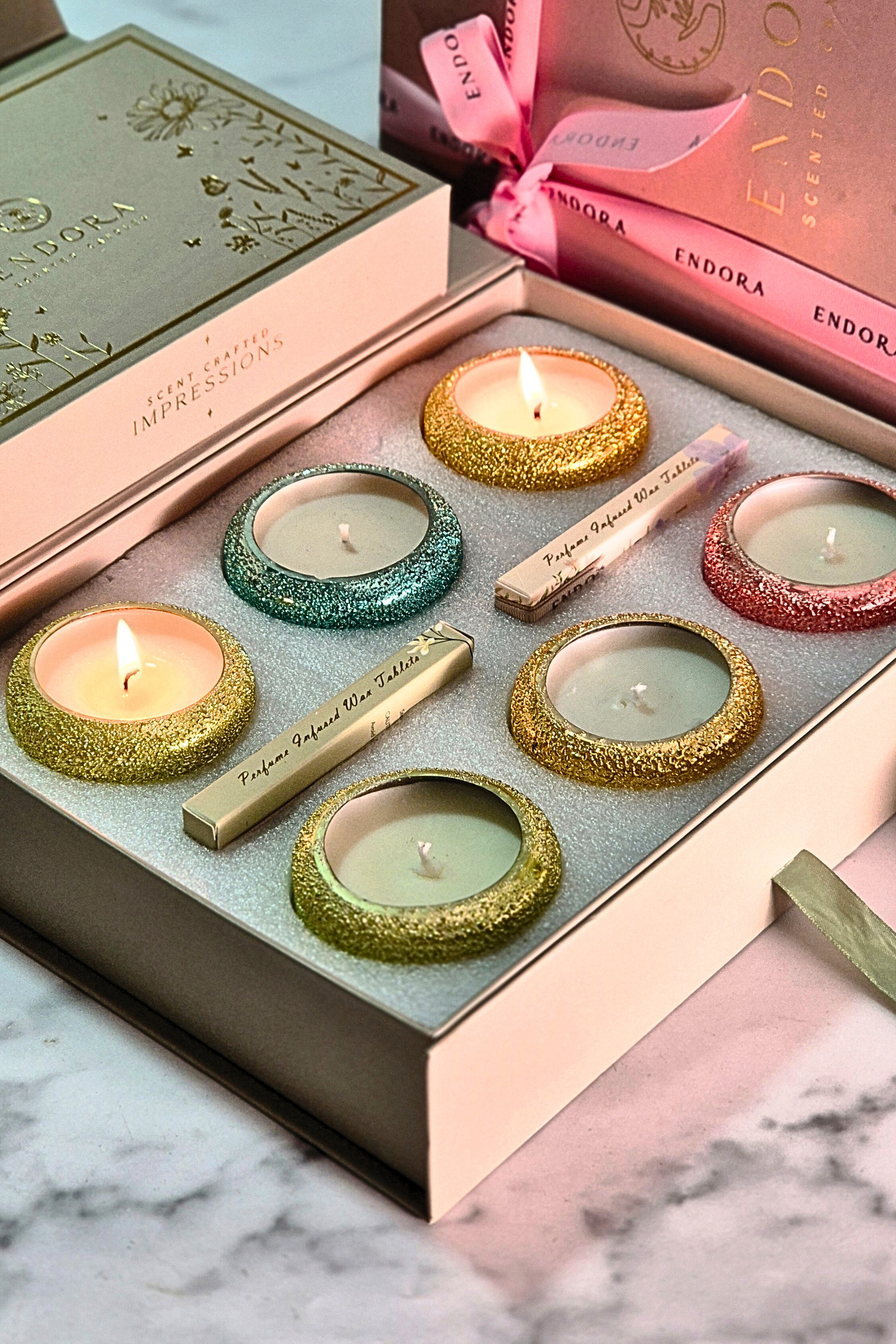 Crinkle Glow Diya Gift Set + 2 Scented Wax Tablets